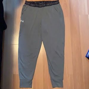 Women’s Under Armour Gray Joggers Small